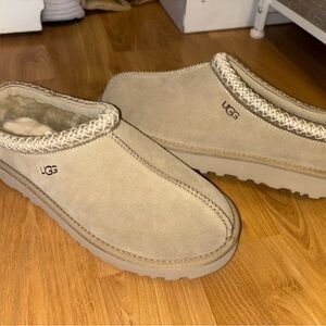 UGG Men's Beige Slippers
